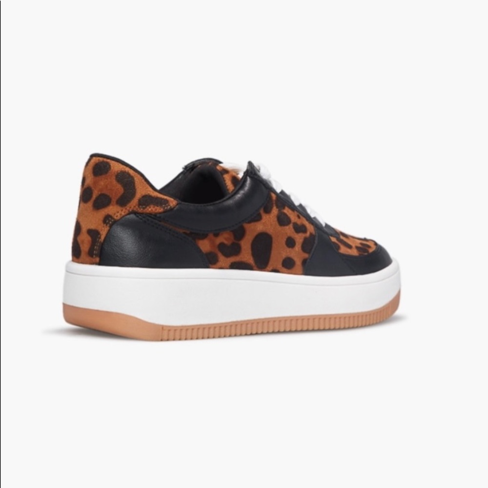 sneaker - Picture 3 of 3